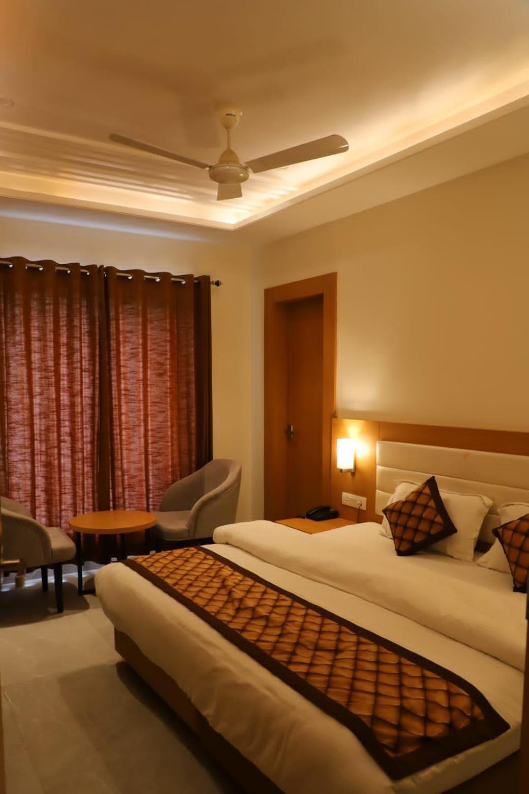 Hotel Ananda Castle Vrindāvan Exterior foto